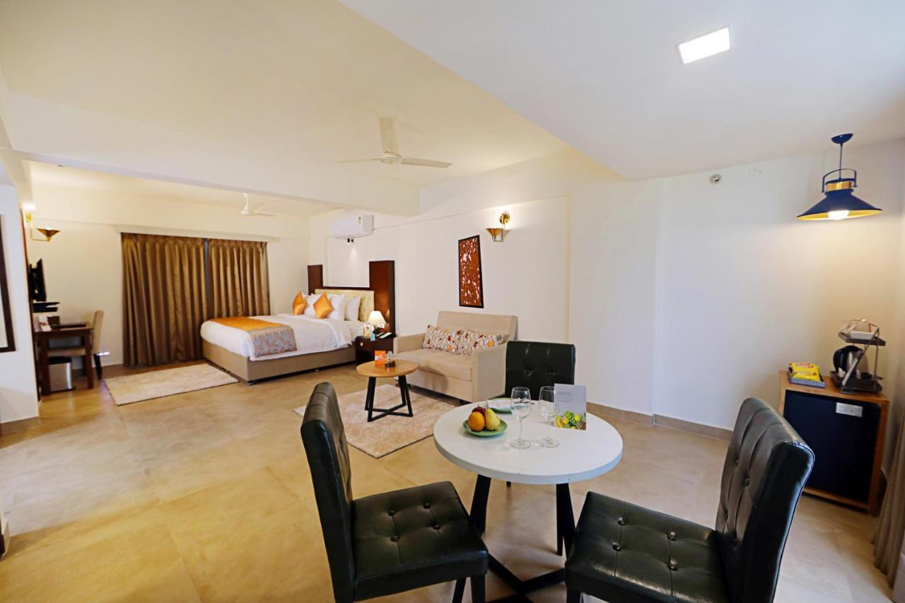 The Altruist Business Hotel Whitefield Bangalore Extérieur photo